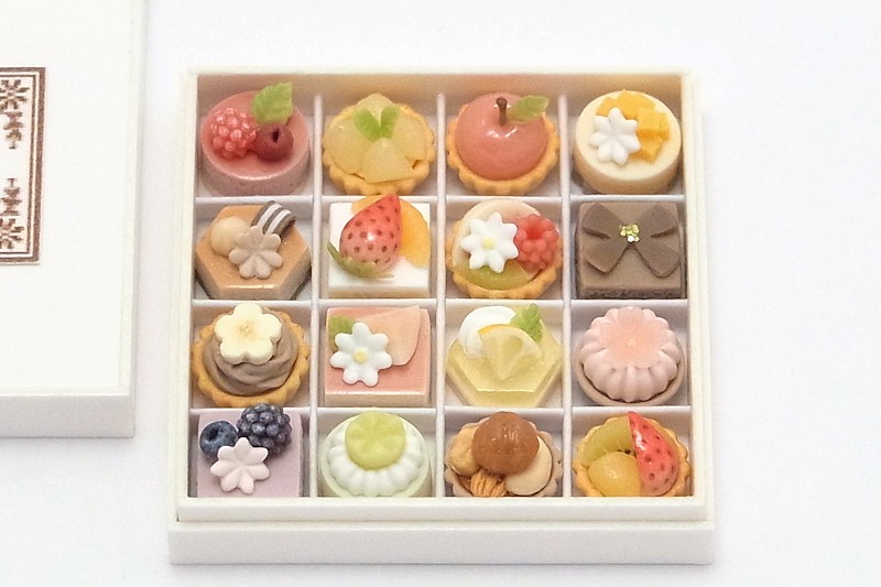 フラワープチフール